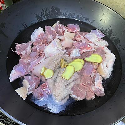 羊腩煲怎么做，羊腩煲怎么做才好吃（羊腩煲，全家都爱吃）