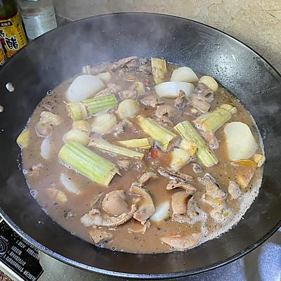 羊腩煲怎么做，羊腩煲怎么做才好吃（羊腩煲，全家都爱吃）