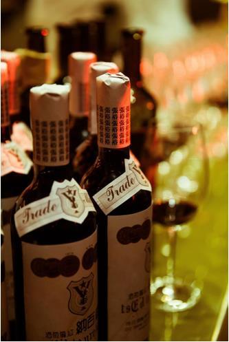 张裕干红葡萄酒价格表，张裕干红葡萄酒 品丽珠 五年窖酿（张裕解百纳干红现身谍战剧《前行者》）
