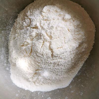 豆沙松糕怎么做，豆沙糕怎么做的（#精致一人食#一人可以吃完一锅的豆沙松糕）