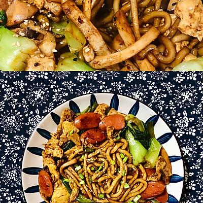 乌冬面是什么做的，乌冬面的家常做法简单（10分钟搞定冬日火腿乌冬面）