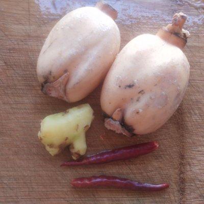 姜汁藕片的做法姜汁藕片怎么做，如何做姜汁藕片（香到流口水的脆爽的姜汁莲藕）