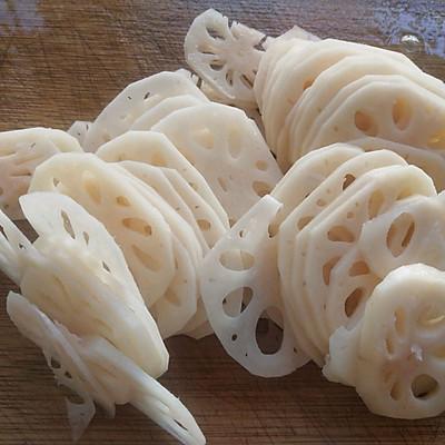 姜汁藕片的做法姜汁藕片怎么做，如何做姜汁藕片（香到流口水的脆爽的姜汁莲藕）