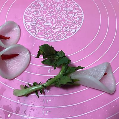 腌酸辣萝卜的做法，腌酸辣萝卜的做法视频（酸辣白萝卜，全家都爱吃）