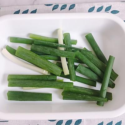 新鲜鲍鱼怎么做好吃又简单方便，鲍鱼怎么做最简便最好吃呢（超级爽口下饭的#精致一人食#葱油鲍鱼片）