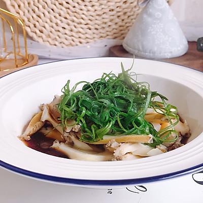 新鲜鲍鱼怎么做好吃又简单方便，鲍鱼怎么做最简便最好吃呢（超级爽口下饭的#精致一人食#葱油鲍鱼片）