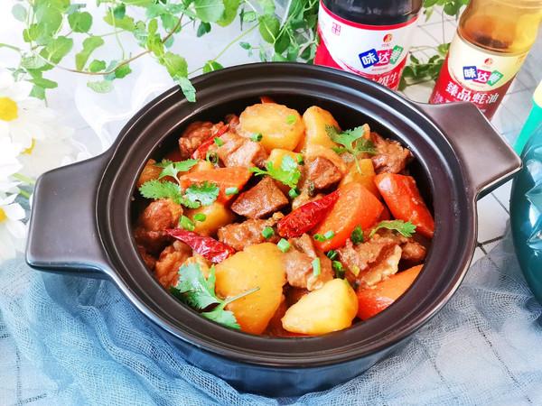 羊腿怎样炖才好吃，羊腿肉怎么炖好吃（#精致一人食#胡萝卜土豆炖羊肉）