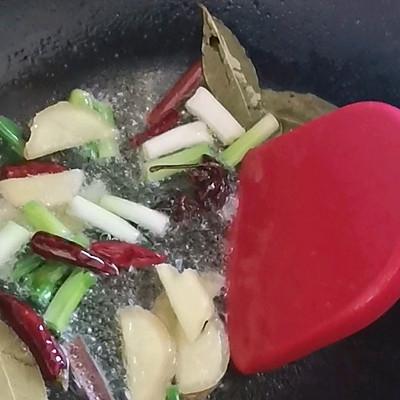 羊腿怎样炖才好吃，羊腿肉怎么炖好吃（#精致一人食#胡萝卜土豆炖羊肉）