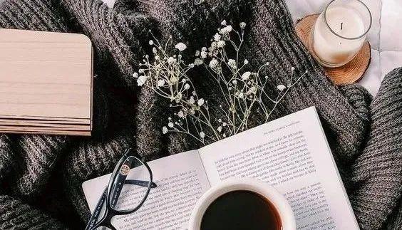 毛衣怎么搭配，条纹毛衣怎么搭配（也太适合织女们了吧）