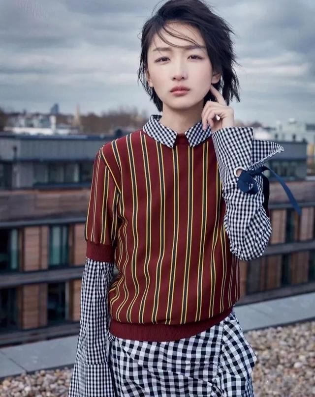 毛衣怎么搭配，条纹毛衣怎么搭配（也太适合织女们了吧）