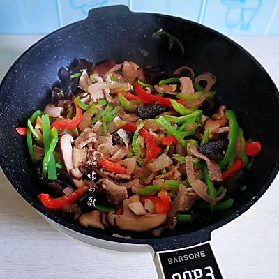 怎样做美味的青椒木耳炒肉丝，青椒木耳炒肉丝的做法（简单几步做好一盘尖椒木耳炒肉片）