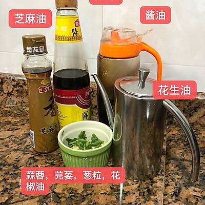 莲菜凉拌的做法，凉拌爽脆莲菜片的做法（大厨教你做凉拌莲藕）