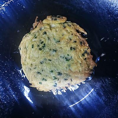 土豆饼油炸方法，从来没想过土豆饼～零翻车小吃还能这么做