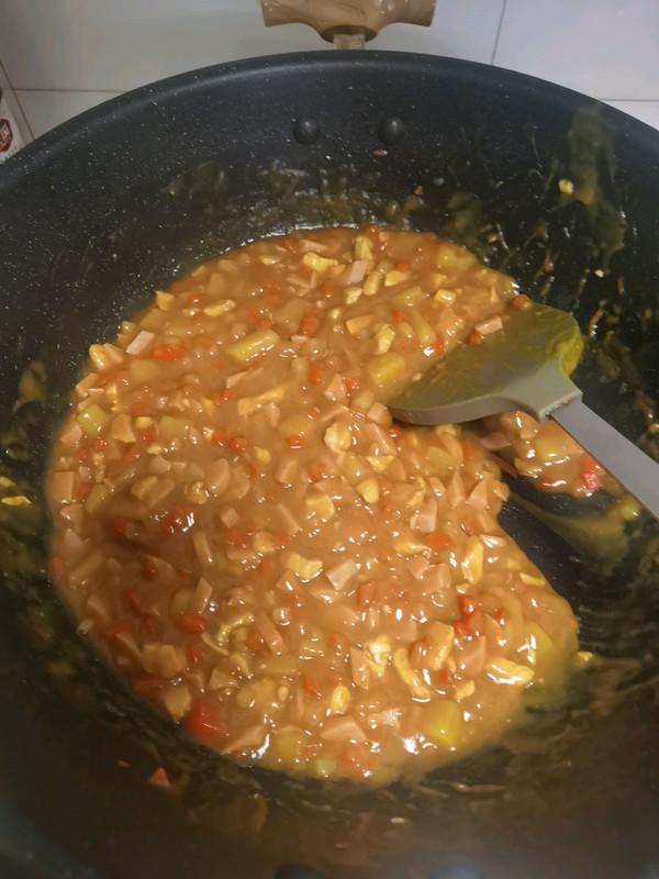 咖喱里面能放辣椒吗，咖喱里面能放辣椒吗知乎（美味又易做的咖喱酱）