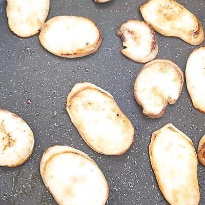 牛排怎么煎好吃又简单，最简单煎牛排的方法（学会#精致一人食#香煎牛排）