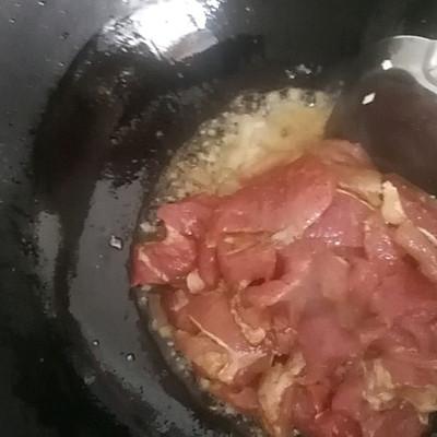 肉炒什么菜好吃，烧肉配什么菜来炒显得好吃又好看（学会蒜薹炒肉片～家常下饭菜）