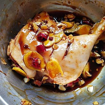 鸭腿的家常简单做法，鸭腿怎么做好吃又简单（超下饭的香酥鸭腿，一学就会）