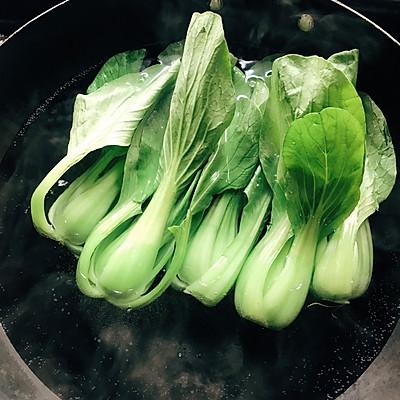 酸菜炒肉泥制作方法，酸菜炒肉泥的做法（最让孩子停不下筷子的竟然是肉末炒酸菜）