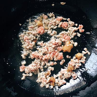 酸菜炒肉泥制作方法，酸菜炒肉泥的做法（最让孩子停不下筷子的竟然是肉末炒酸菜）