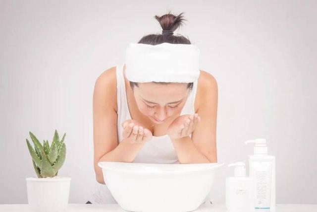 夏日护肤说美容，夏季脸部护肤（杭州美莱美容医院皮肤科普）