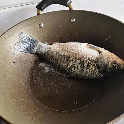 怎樣煲鯽魚湯最有營養,鯽魚湯怎麼煲好喝又營養(這道家常版—鯽魚湯一