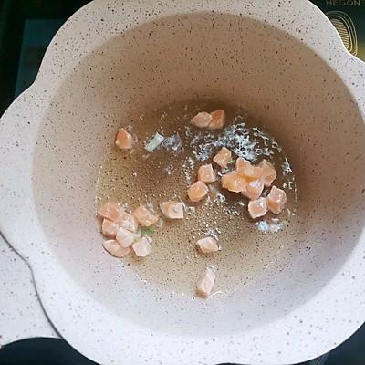 咖喱面条的做法，咖喱面条的做法窍门（这道咖喱三文鱼南瓜浓汤面）