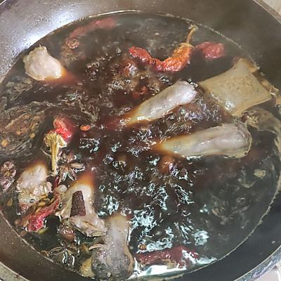 周黑鸭的做法步骤，周黑鸭的做法教程（大厨教我的周黑鸭卤鸭脖的做法）