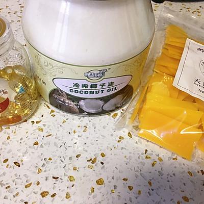 如何自制唇膏，如何自制唇膏粉底液（纯天然蜂蜡唇膏）
