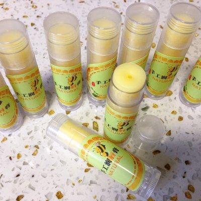 如何自制唇膏，如何自制唇膏粉底液（纯天然蜂蜡唇膏）