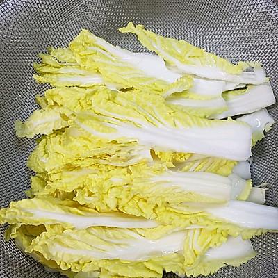 炖白菜粉条怎么做，炖白菜粉条怎么做好吃窍门（#我心中的冬日限定#粗茶淡饭最养人～素炖白菜粉条）