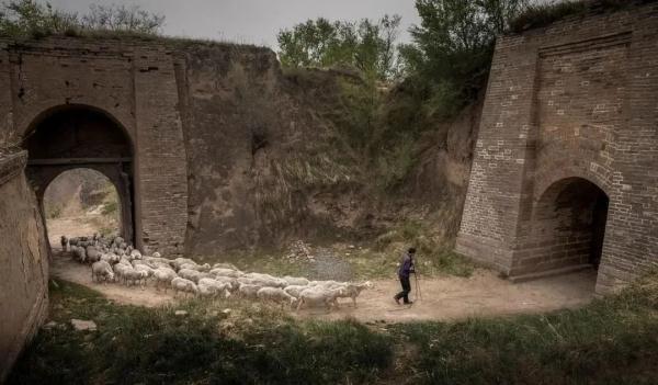 自拍风景照。居一.，如何自拍风景照（“90后”小伙拍出长城绝美四季图片）