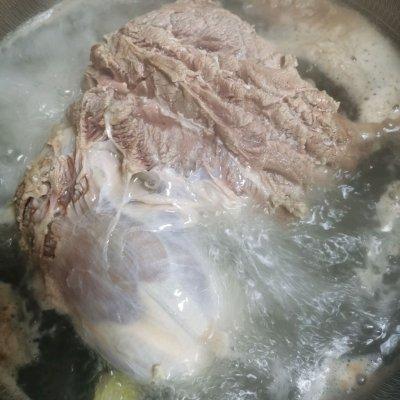 牛腱子肉怎么做好吃，牛腱子做怎么好吃（香卤牛腱一上桌）