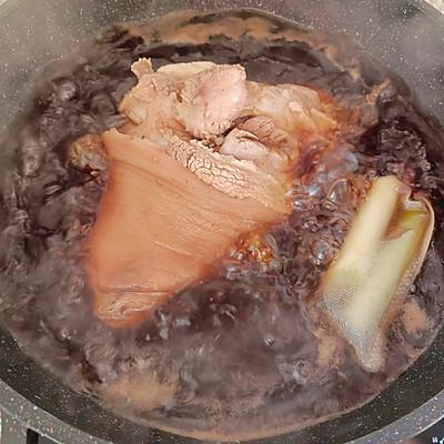 红烧扣肉的做法，扣肉的正宗做法梅菜扣肉（红烧猪肘）