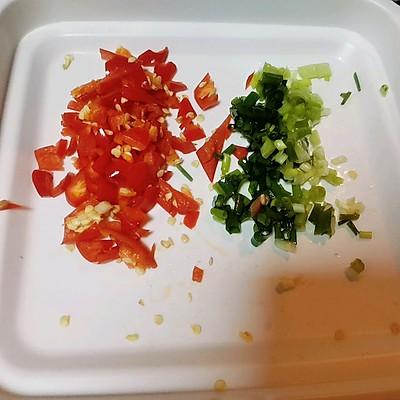 番茄怎样切成丁块，怎么把番茄切成丁（百吃不腻的减脂餐—番茄焖鸡片教程）