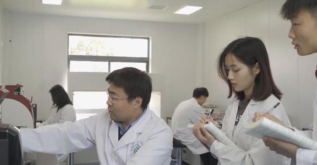 江苏农牧科技职业学院，江苏农牧科技职业学院最新排名（江苏农牧科技职业学院成为全国农业高职院校“排头兵”）