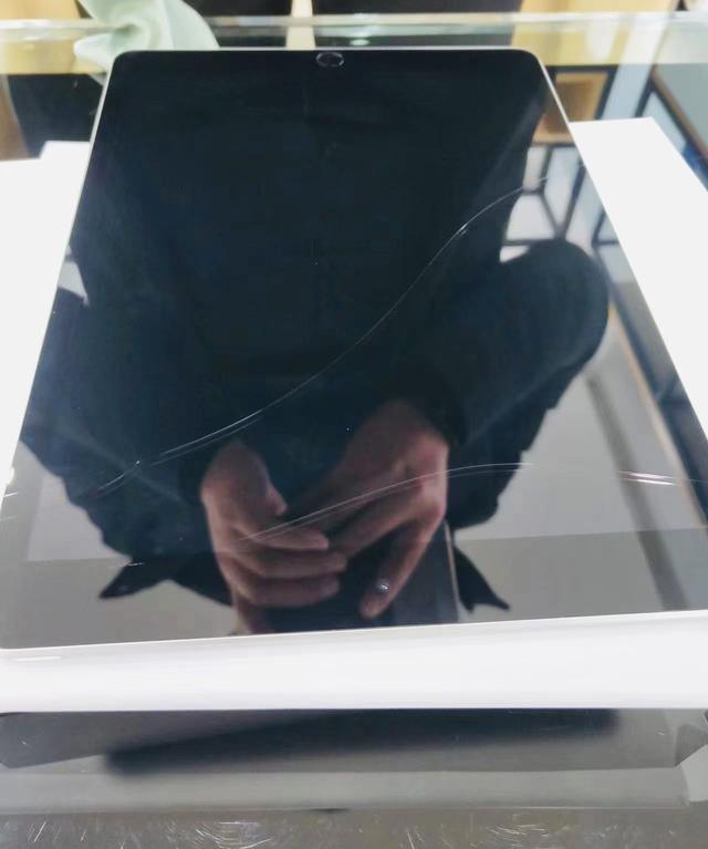 ipad屏幕碎了，ipad屏幕碎了怎么办（网购平板电脑拆封发现屏幕破损）