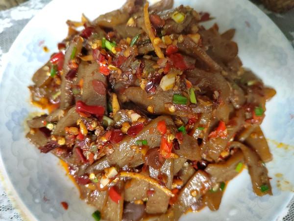 魔芋怎么炒好吃，魔芋怎么做出来的（吃一次就念念不忘的香辣魔芋）