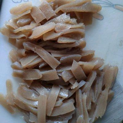 魔芋怎么炒好吃，魔芋怎么做出来的（吃一次就念念不忘的香辣魔芋）