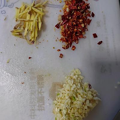 魔芋怎么炒好吃，魔芋怎么做出来的（吃一次就念念不忘的香辣魔芋）