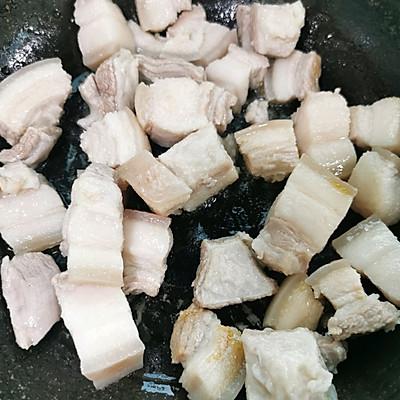 夹肉饼里面的肉怎样做才好吃，夹肉饼里面的肉怎么做（肉夹馍里的肉的秘籍分享）