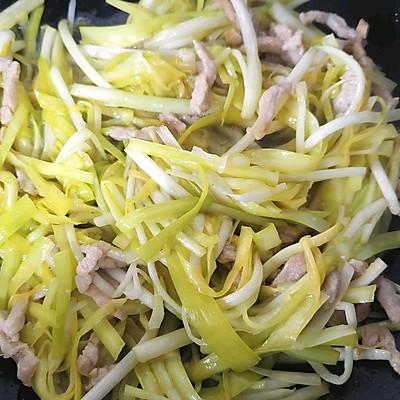 韭黄肉丝，川菜韭黄肉丝（#我心中的冬日限定#韭黄炒肉丝）
