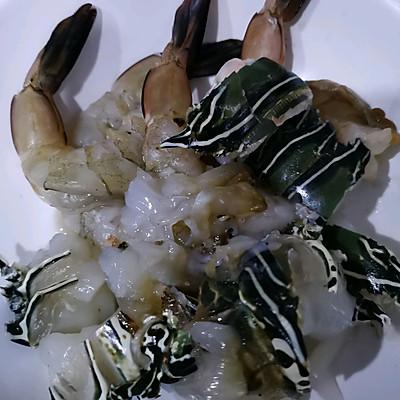 澳洲龙虾的做法，蒜蓉蒸澳洲龙虾的做法（龙虾两吃）