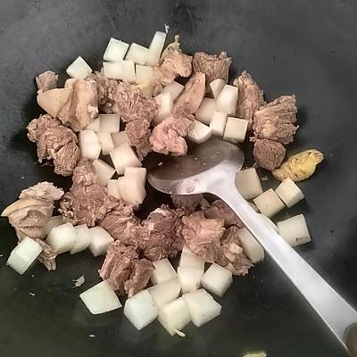 清炖羊排萝卜汤，清炖羊肉炖萝卜的做法（你一定喜欢的萝卜清炖羊肉羊排）