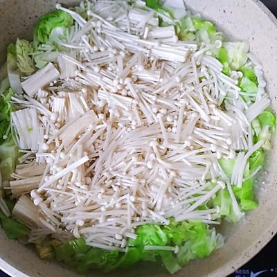 金针菇豆腐汤的做法，黄骨鱼金针菇豆腐汤的做法（不可错过的下酒菜金针菇豆腐汤）