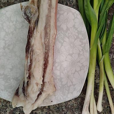 腊肉的食用方法，腊肉的食用方法说明（姑娘隔三差五就要吃蒜苗炒腊肉）