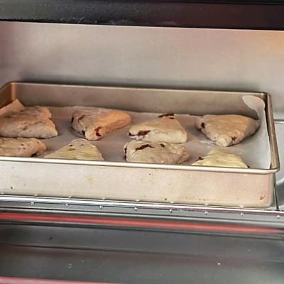 樱桃酱的做法（#健康甜蜜烘焙料理#樱桃果酱司康）