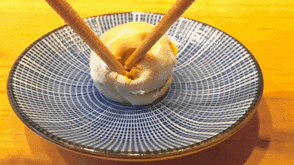 一个咸鸭蛋多少克，一个咸鸭蛋的热量有多少（话说“是咸三分盐”）