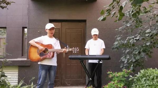 最牛学霸班39人保送，11人同时保送研究院、双一流（“乾坤兄弟”是怎样炼成的）