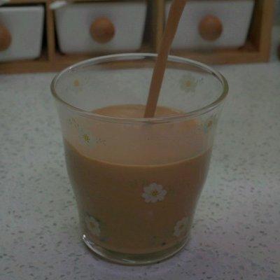 自制奶茶的做法，奶茶怎么制作（#我心中的冬日限定#焦糖奶茶）