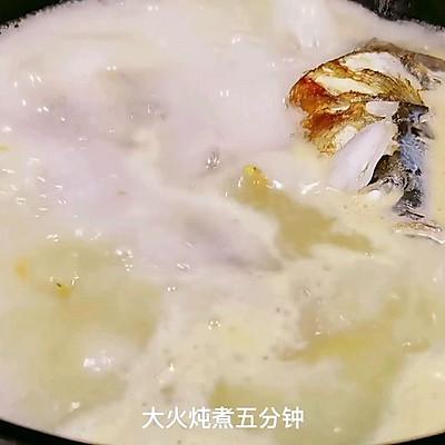 鱼头汤怎样炖的做法，怎样煲鱼头汤（#我心中的冬日限定#奶白雄鱼鱼头汤）
